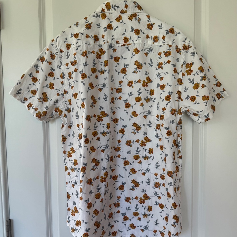 NWT! Denim & Flower Men’s White Shirt with brown and Green Floral Design - Picture 5 of 5